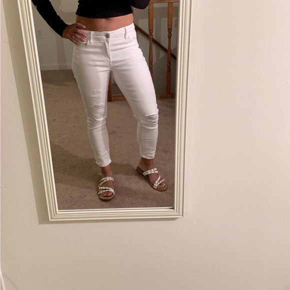 Refuge White Stretchy Cropped Jeans - Picture 10 of 10